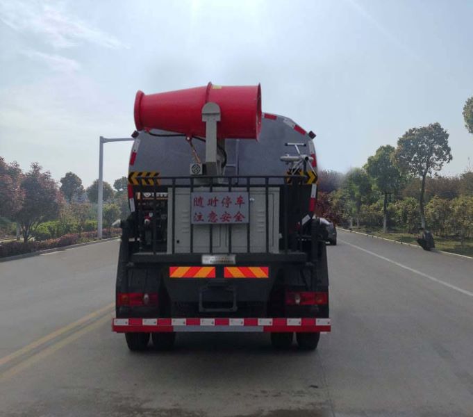 華通牌HCQ5180GPSDFV6型綠化噴灑車